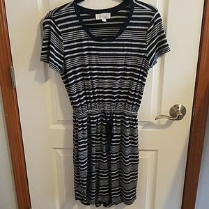 Short sleeve dress